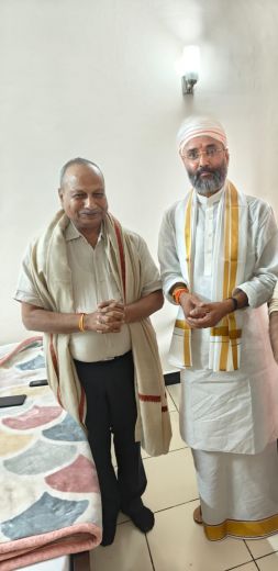 RSS (राष्ट्रीय स्वयंसेवक संघ) से जुड़ी मुख्य पत्रिकाएँ पाञ्चजन्य (हिंदी) और ऑर्गनाइज़र (अंग्रेजी) के प्रबंध निदेशक अरुण गोयल जी हमारे आवास पर